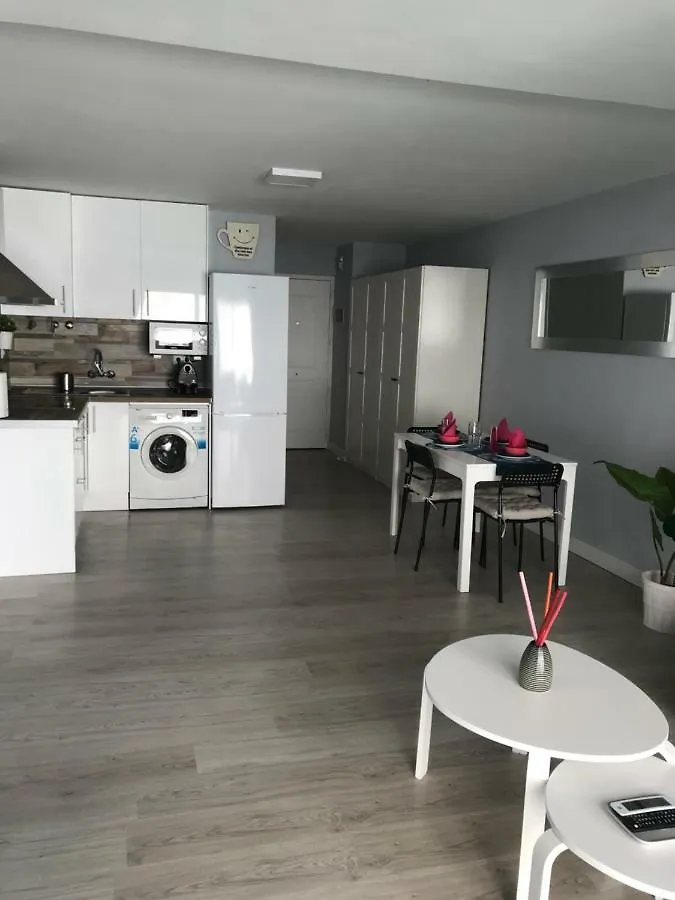 Estudio Moderno Con Jardin Privado Torremolinos 0*,  Spain